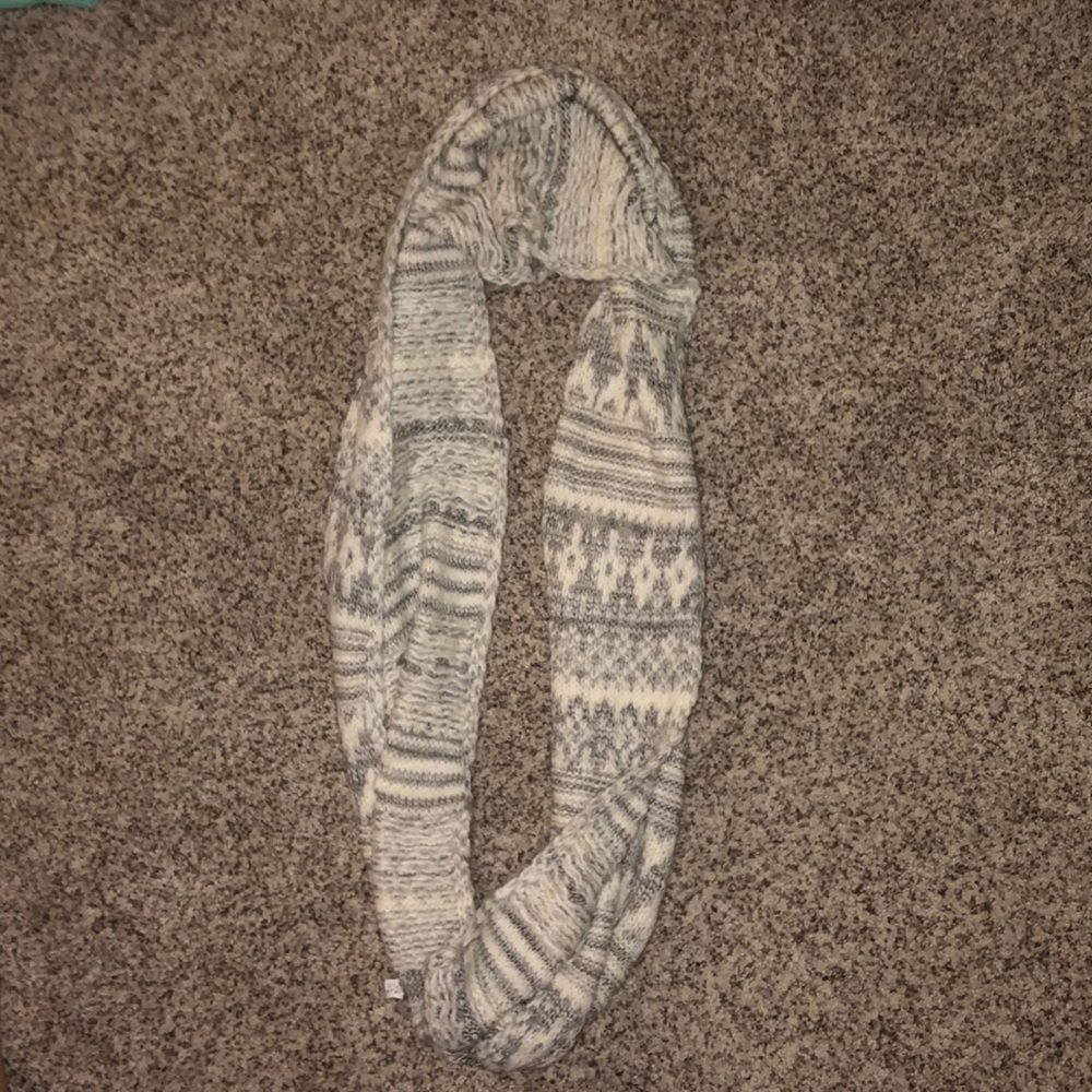 Infinity scarf